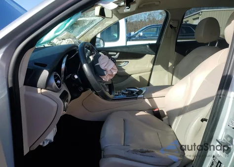 2016 Mercedes-Benz Glc 300 4Matic z USA, uszkodzony, nr VIN WDC0G4KB5GF093469